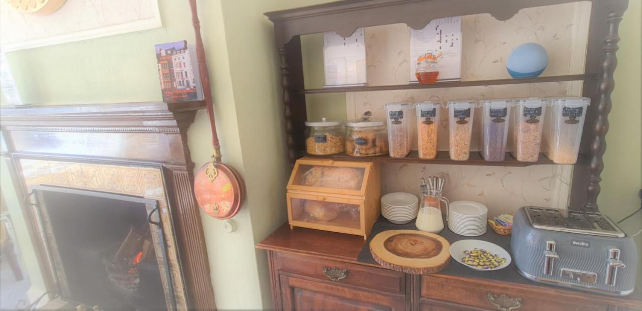Serenity Guest House スカーバラ エクステリア 写真